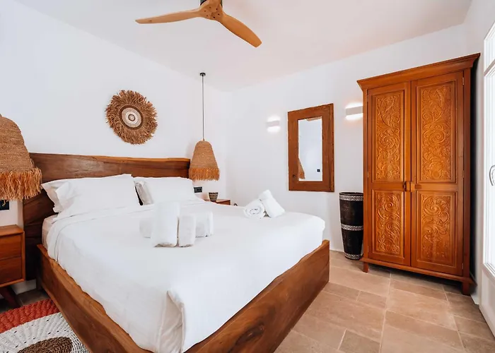 Zina Sunset View St Lazaros 8 Bedrooms 빌라 프사로우