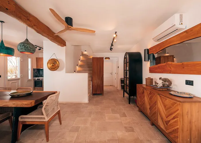 Zina Sunset View St Lazaros 8 Bedrooms 빌라 프사로우