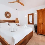 Zina Sunset View St Lazaros 8 Bedrooms 빌라 프사로우