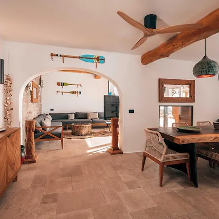 ヴィラ Zina Sunset View St Lazaros 8 Bedrooms *
