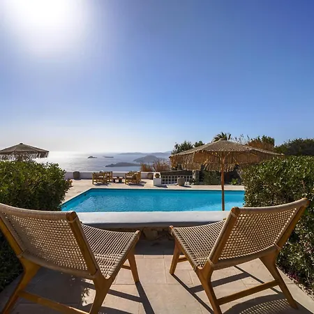Zina Sunset View St Lazaros 8 Bedrooms ヴィラ プサロウ