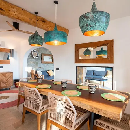 ヴィラ Zina Sunset View St Lazaros 8 Bedrooms プサロウ