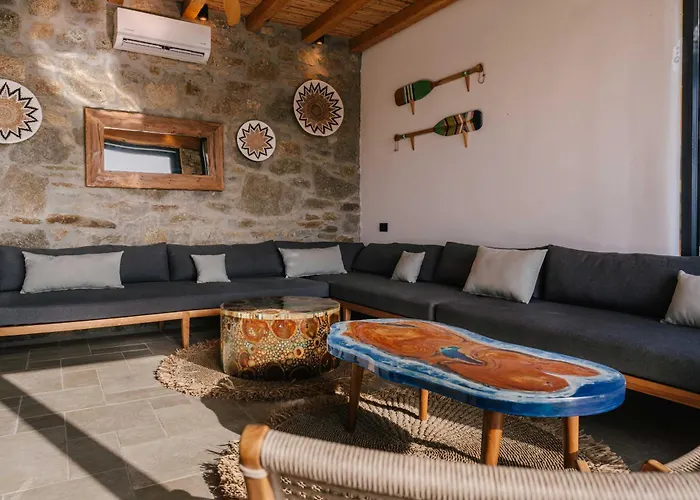 Zina Sunset View St Lazaros 8 Bedrooms فيلة *