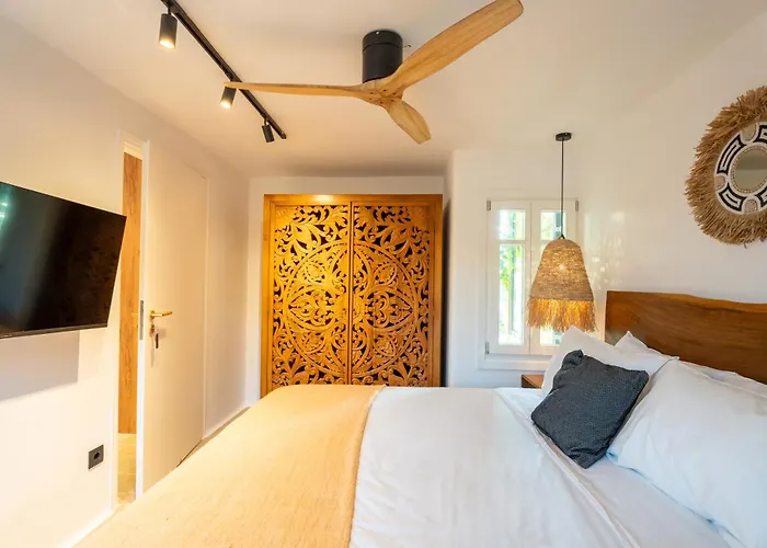 Zina Sunset View St Lazaros 8 Bedrooms *