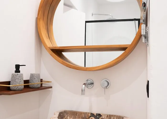 Zina Sunset View St Lazaros 8 Bedrooms *